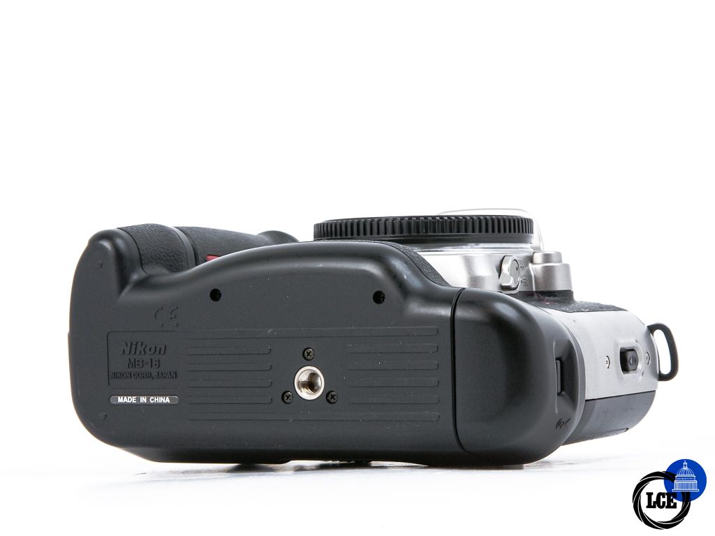 Nikon F75 + MB-18