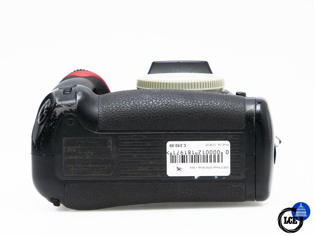 Nikon D700 Body + MB-D10 Grip