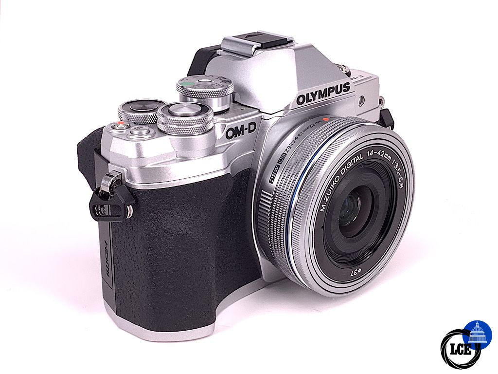 Olympus OM-D E-M10 MKIV + 14-42mm PZ (only 680 shutter count)