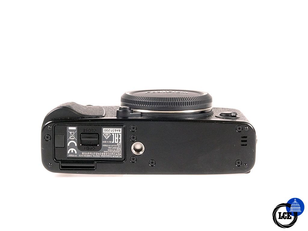 FujiFilm X-E3 Body *Only 5 shutter actuations*