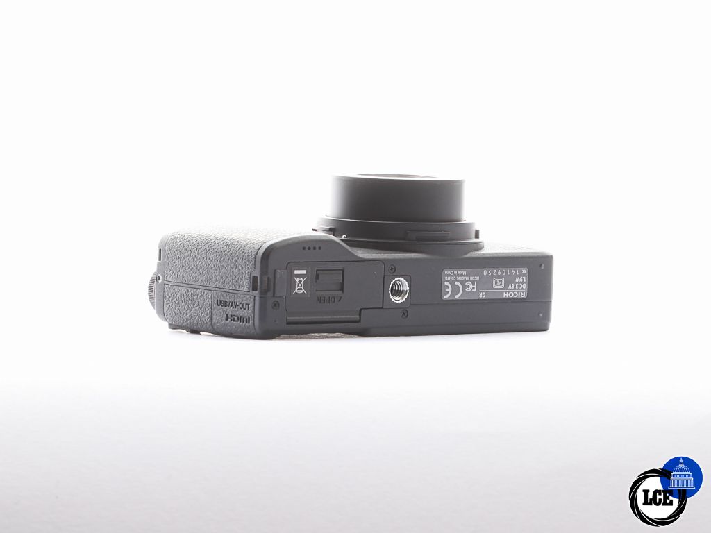 Ricoh GR [2013 APS-C] [4*] | 10114983
