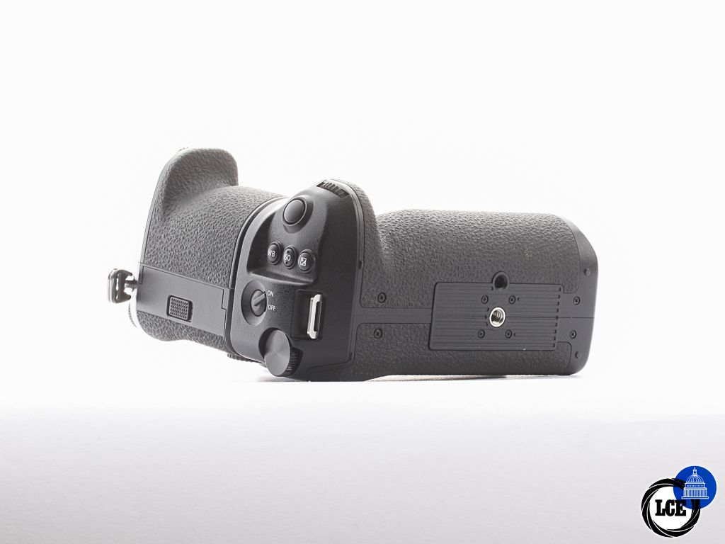 Panasonic Lumix S1 Body [5.9K] + Grip [4*] | 10115087