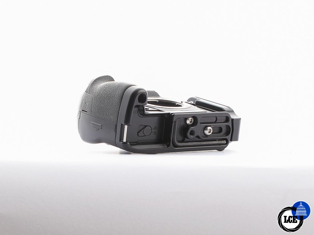 Olympus OM-D E-M1 II Body [4.6K] + RRS L-Bracket [4*] | 10115121