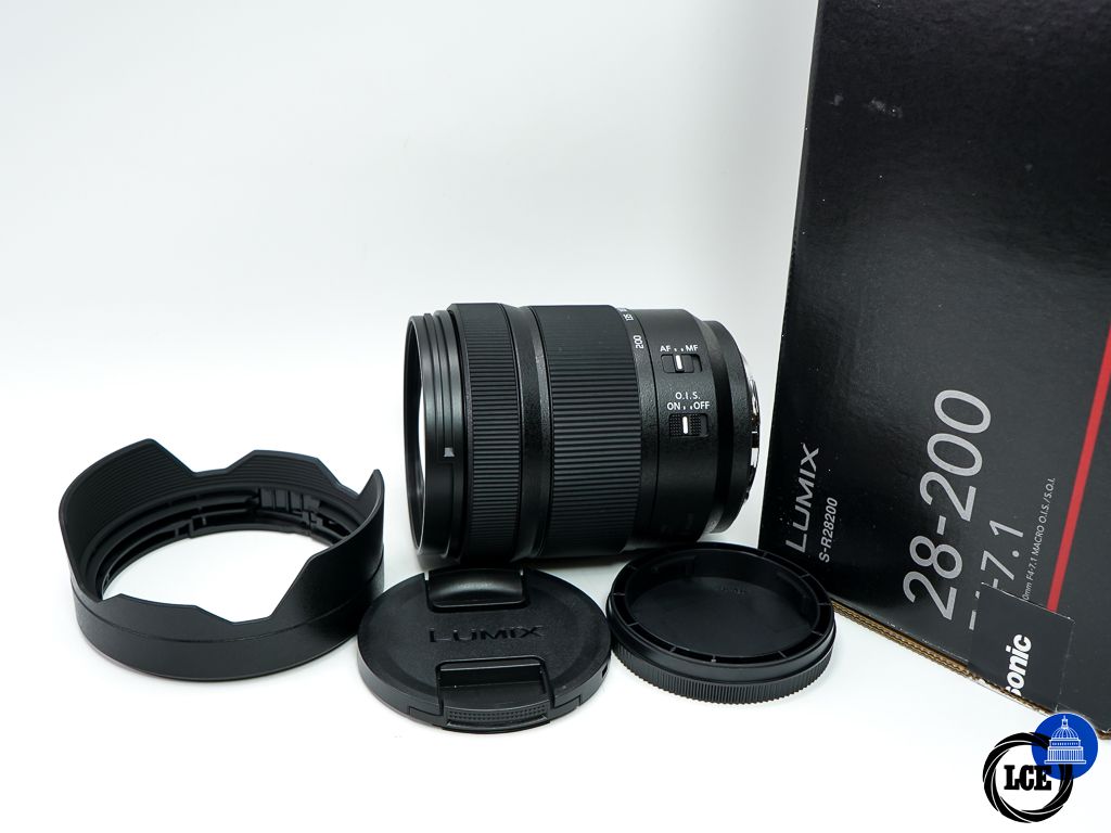 Panasonic S 28-200mm F4-7.1 * LIKE NEW *