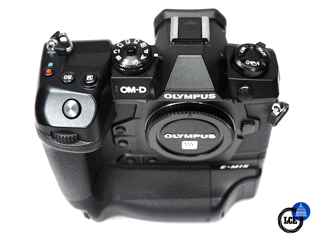 Olympus E-M1 X