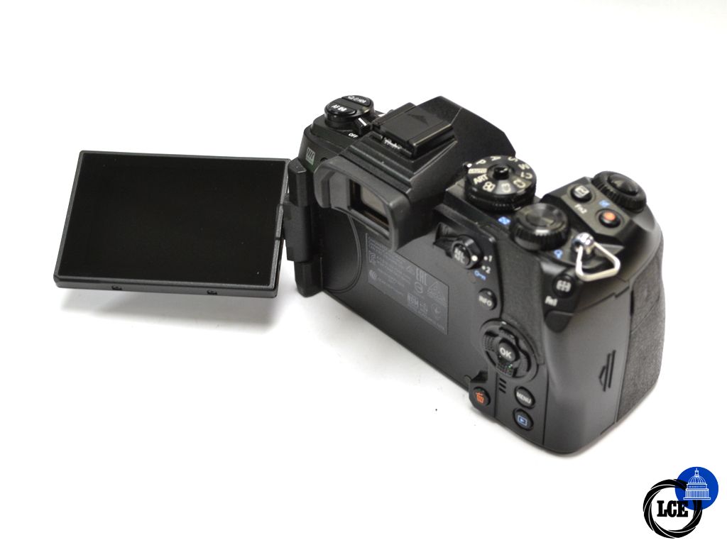 Olympus OM-D E-M1 II Body *2213 Actuations*