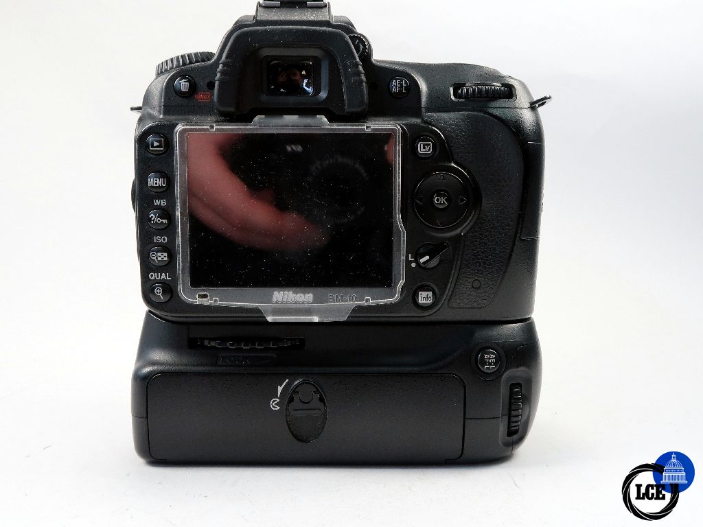 Nikon D90 with Grip