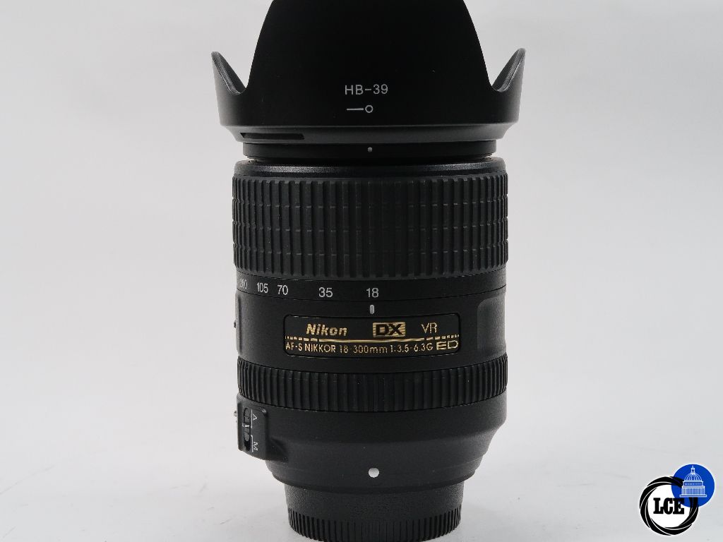 Nikon DX 18-300mm f3.5-5.6 VR