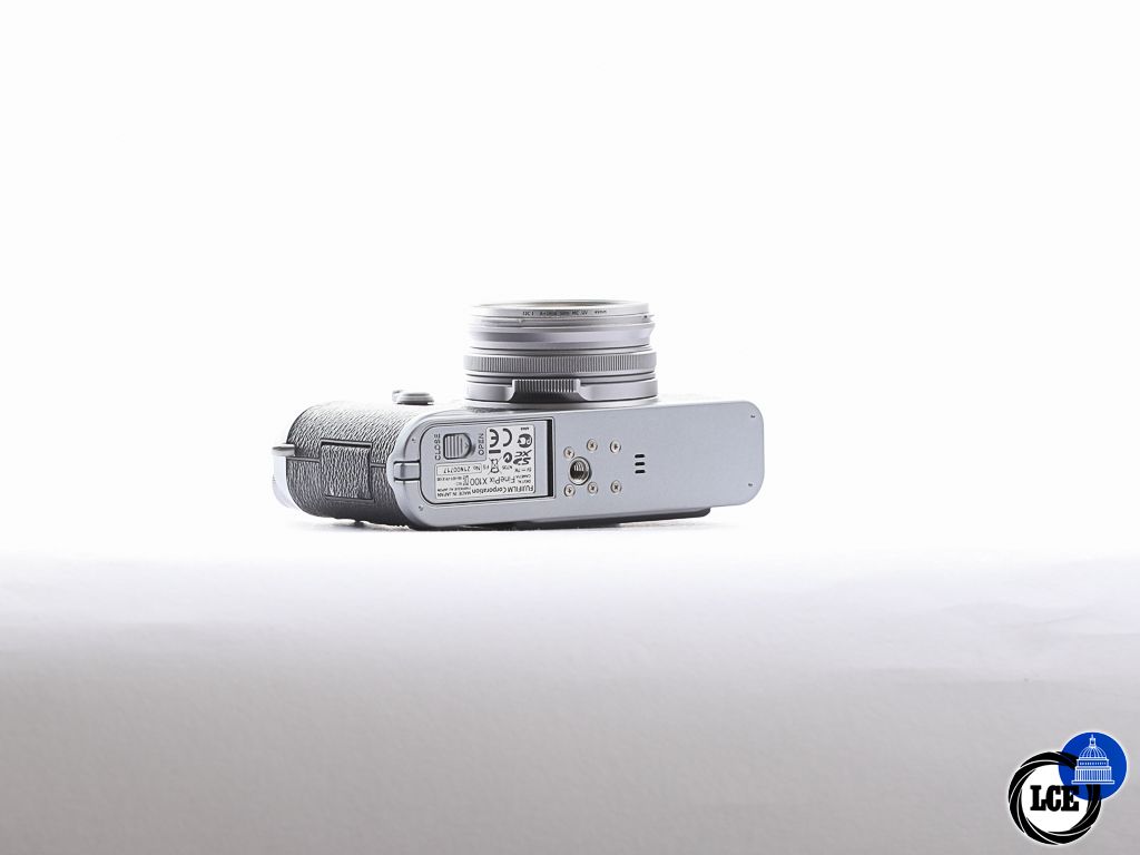FujiFilm X100 [4*] | 10115263