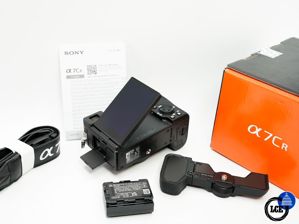 Sony A7CR * BOXED LIKE NEW / SHUTTER COUNT JUST 27 *