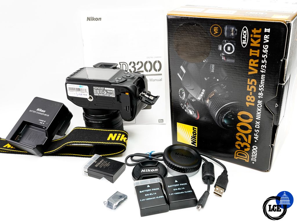 Nikon D3200 + AF-S 18-55mm F3.5-5.6G VR II * BOXED & LOW COUNT *