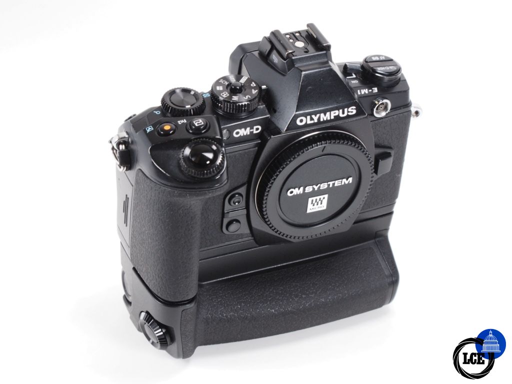 Olympus E-M1 & HLD-7