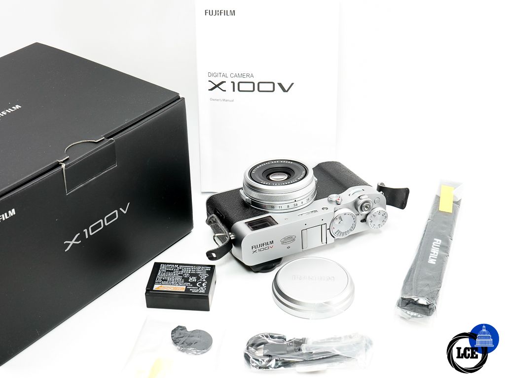 FujiFilm X100V Silver  * BOXED / SHUTTER COUNT 2.5K *