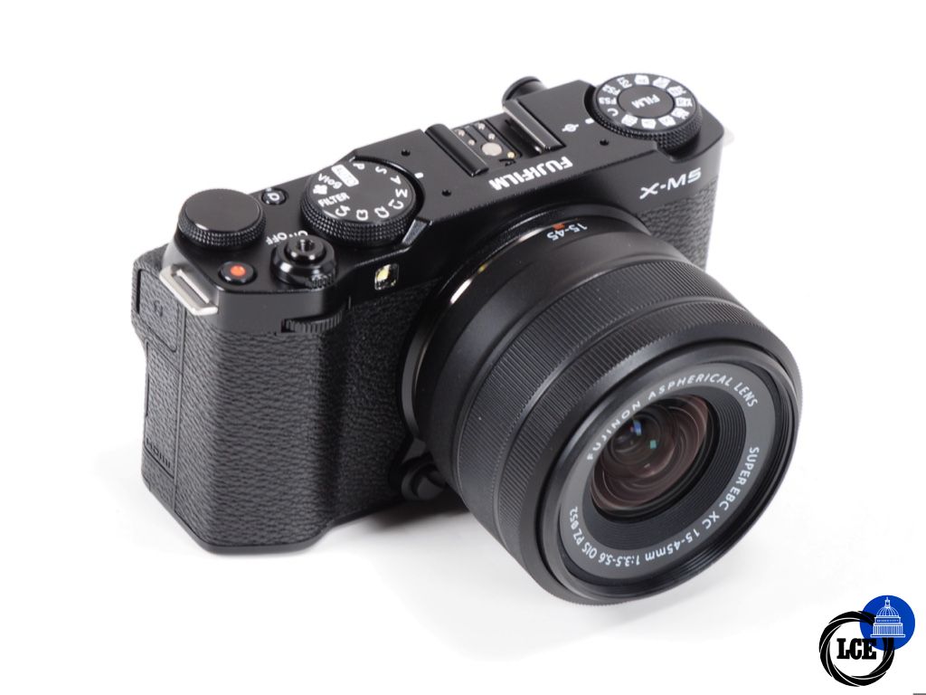 FujiFilm X-M5 & 15-45mm