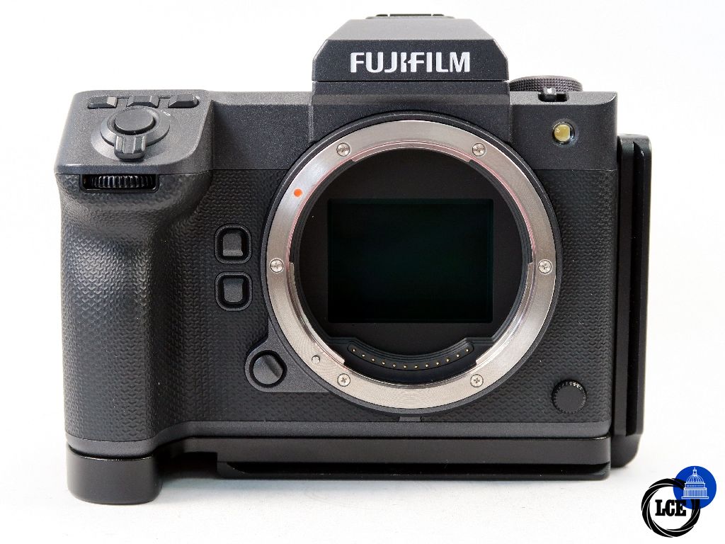 FujiFilm GFX100 II Body shutter count 11,659