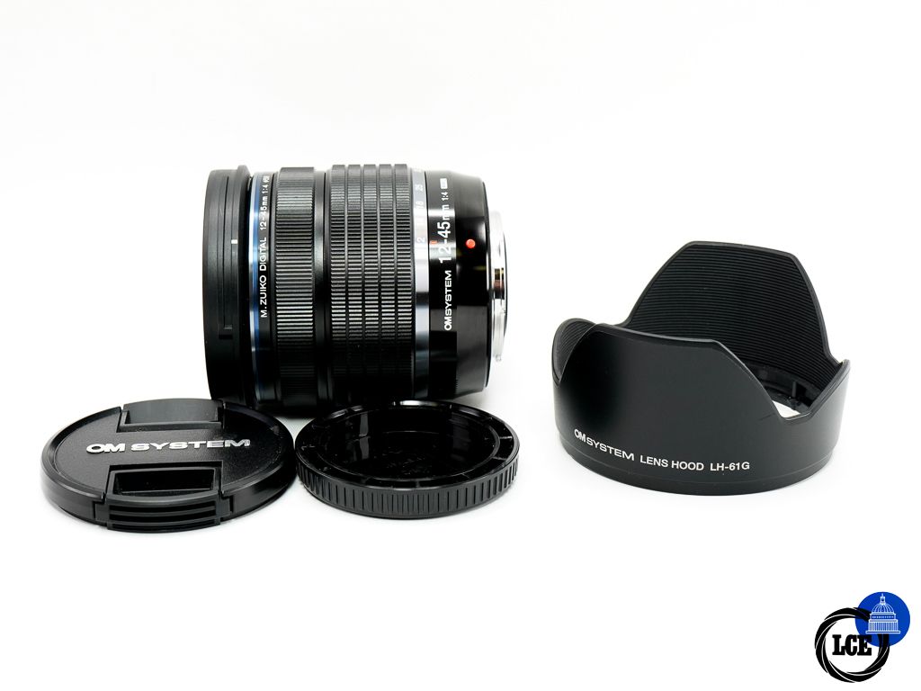 OM SYSTEM 12-45mm F4 PRO 