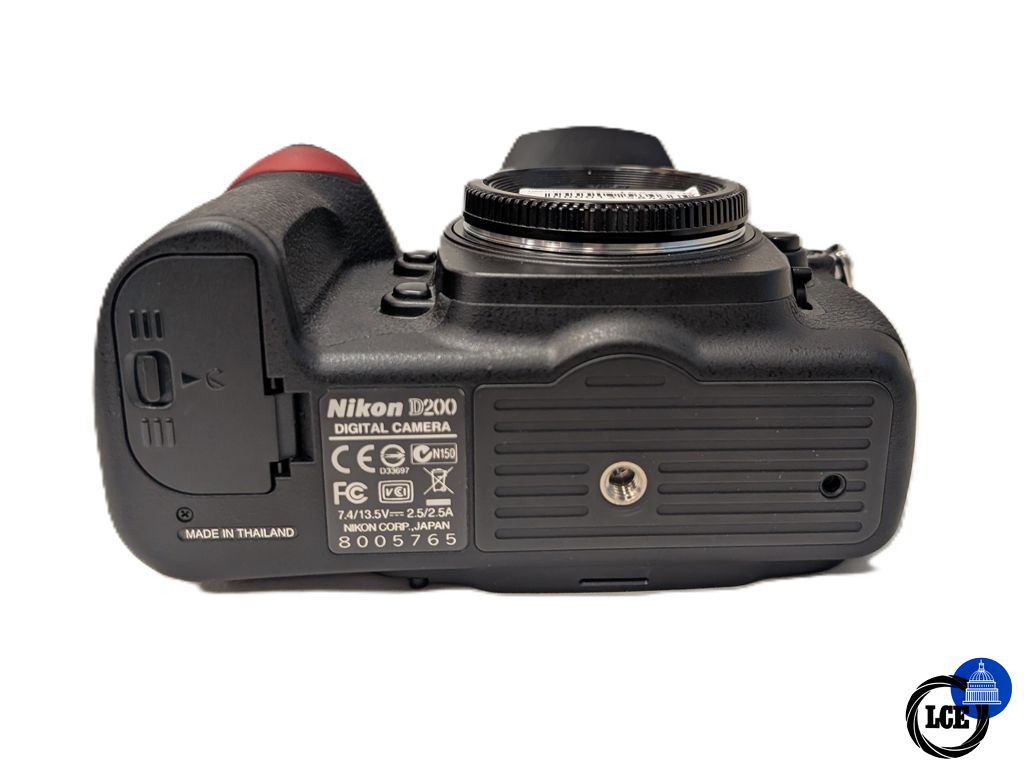 Nikon D200 Body - Low 1650 Shutter Count 