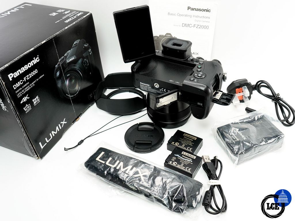 Panasonic FZ2000 * BOXED *