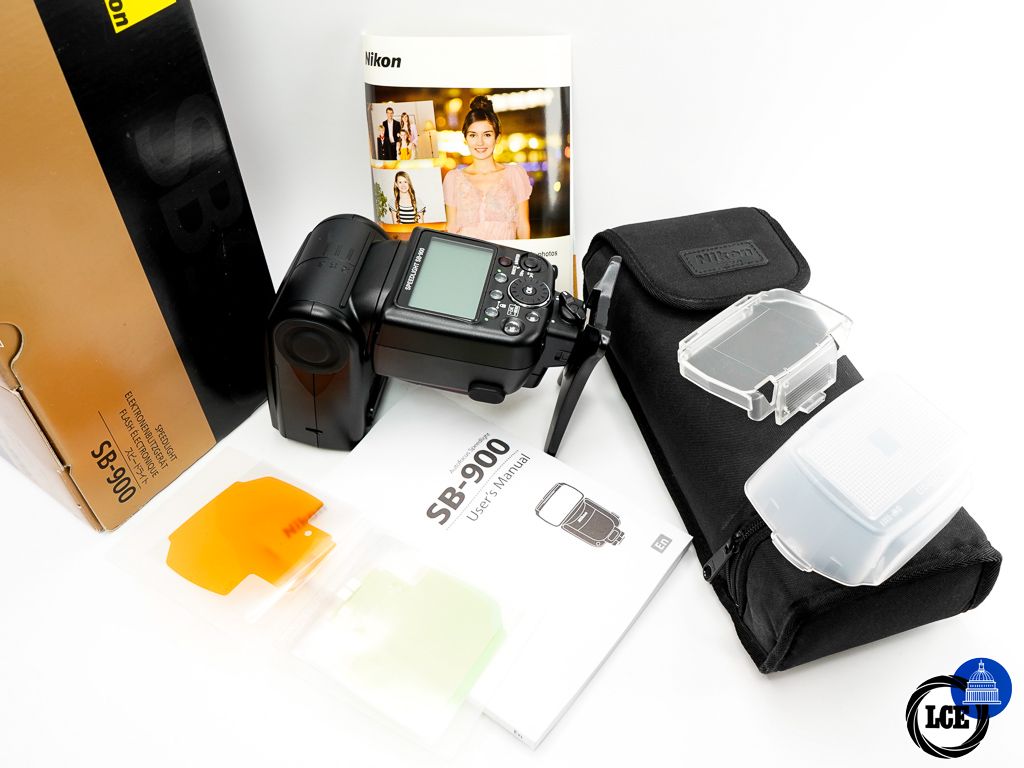 Nikon SB-900 Speedlight * MINT & BOXED *