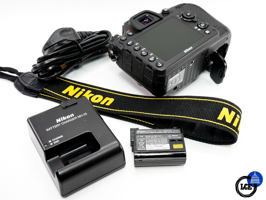 Nikon D7100 body 
