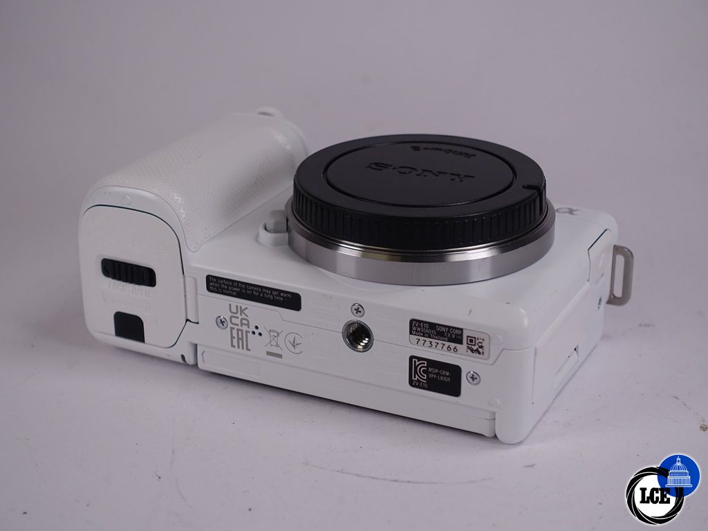 Sony ZV-E10 White **** Low Shutter Count 94 ****