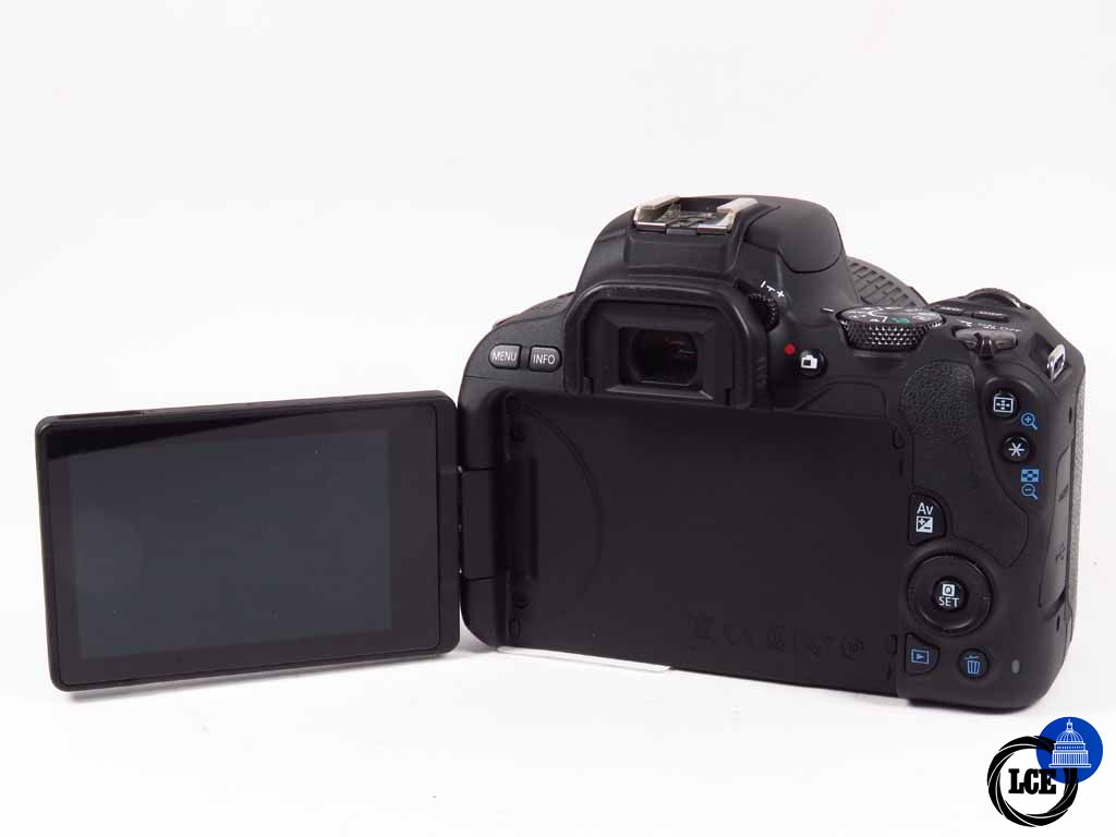 Canon EOS 200D c/w 18-55