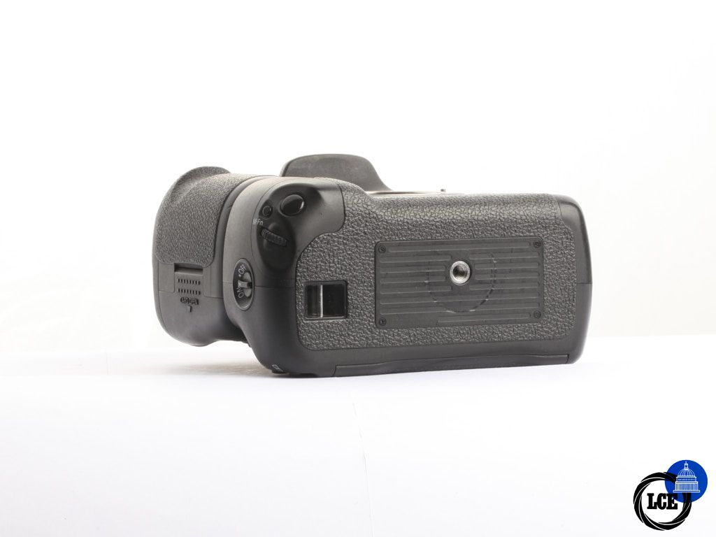 Canon 7D body + grip [21.7K] [4*] | 10115496