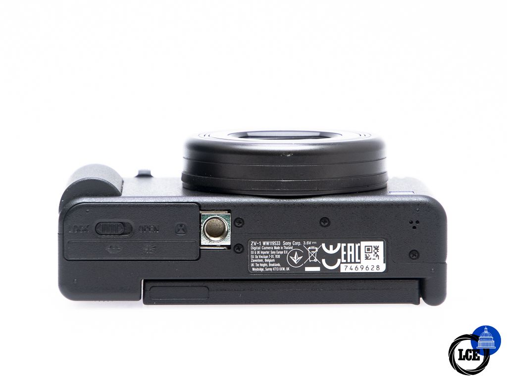 Sony ZV-1 + GP-VPT2BT Tripod Grip 