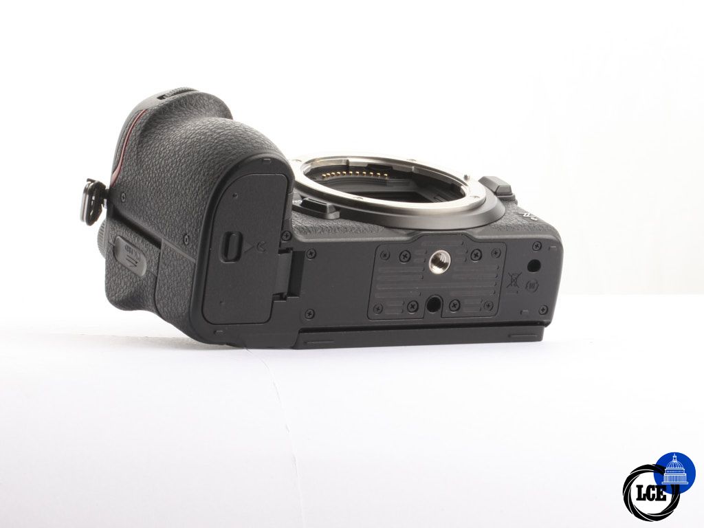 Nikon Z 6 + 24-70mm f/4 S [4*] | 10115570