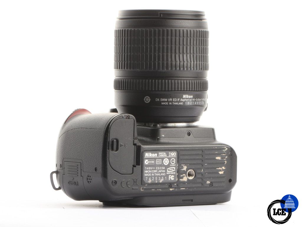 Nikon D90 + AF-S 18-105mm [4*] | 10115711