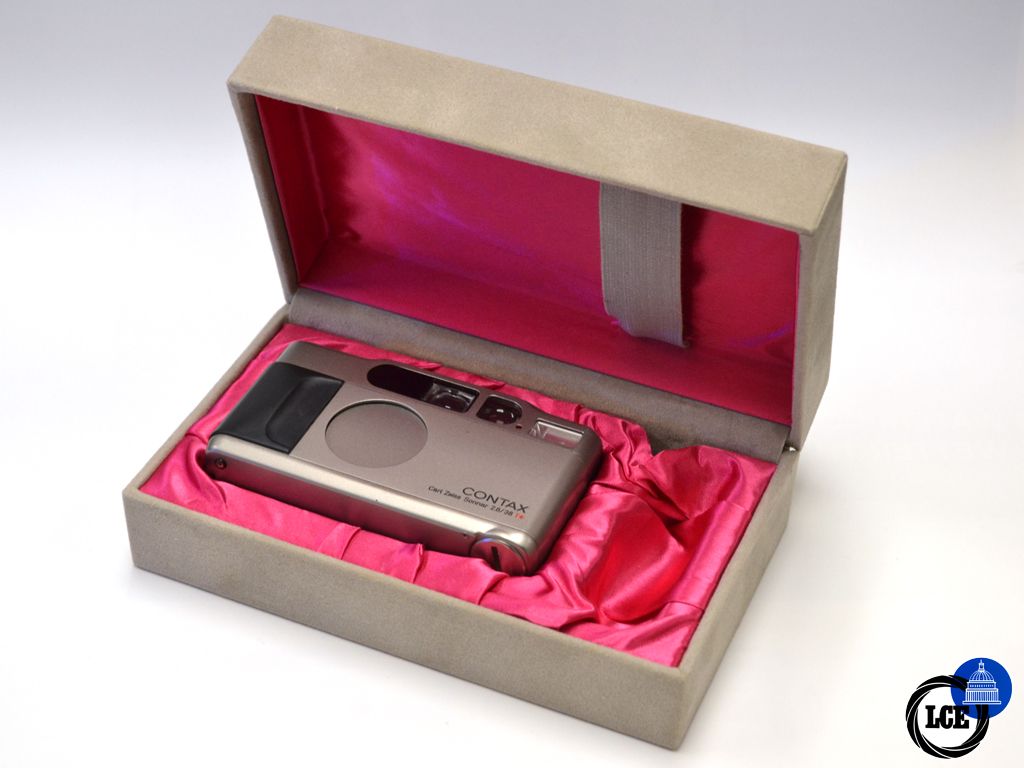Contax T2 Compact + Presentation Box