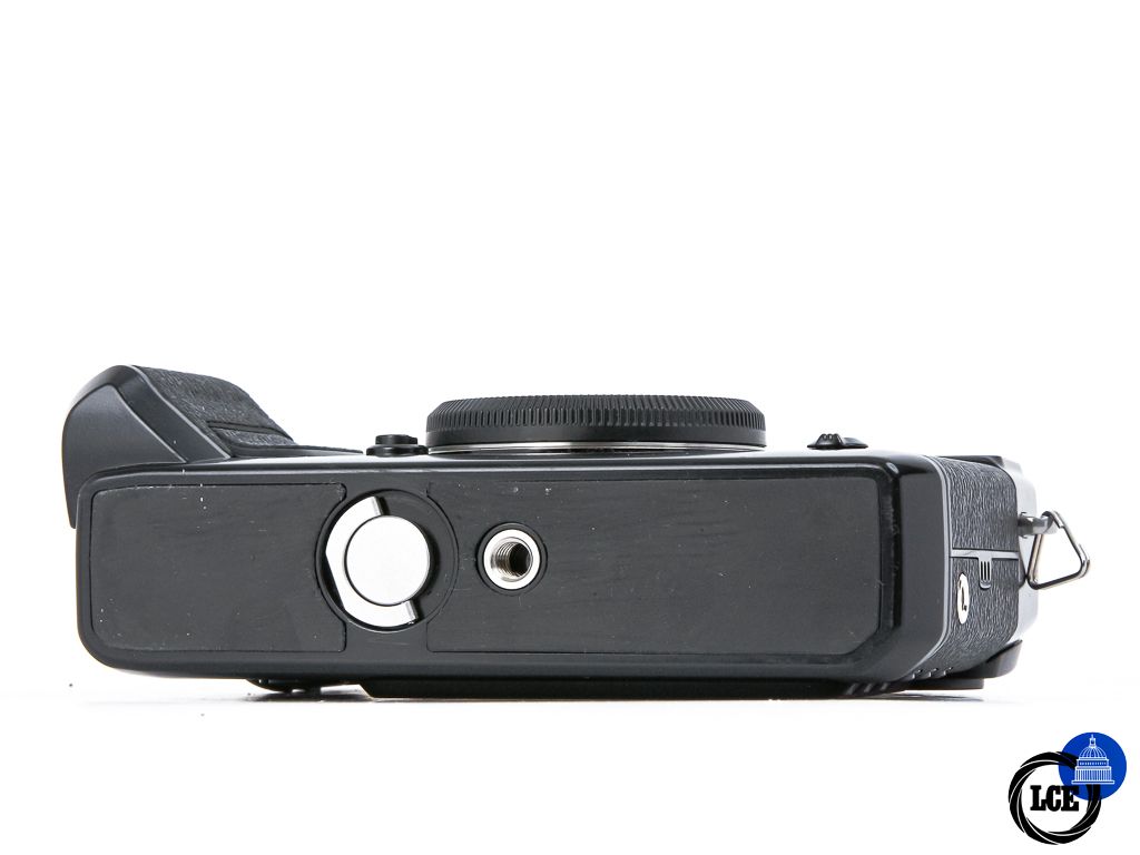 FujiFilm X-Pro1 Body + Hand Grip
