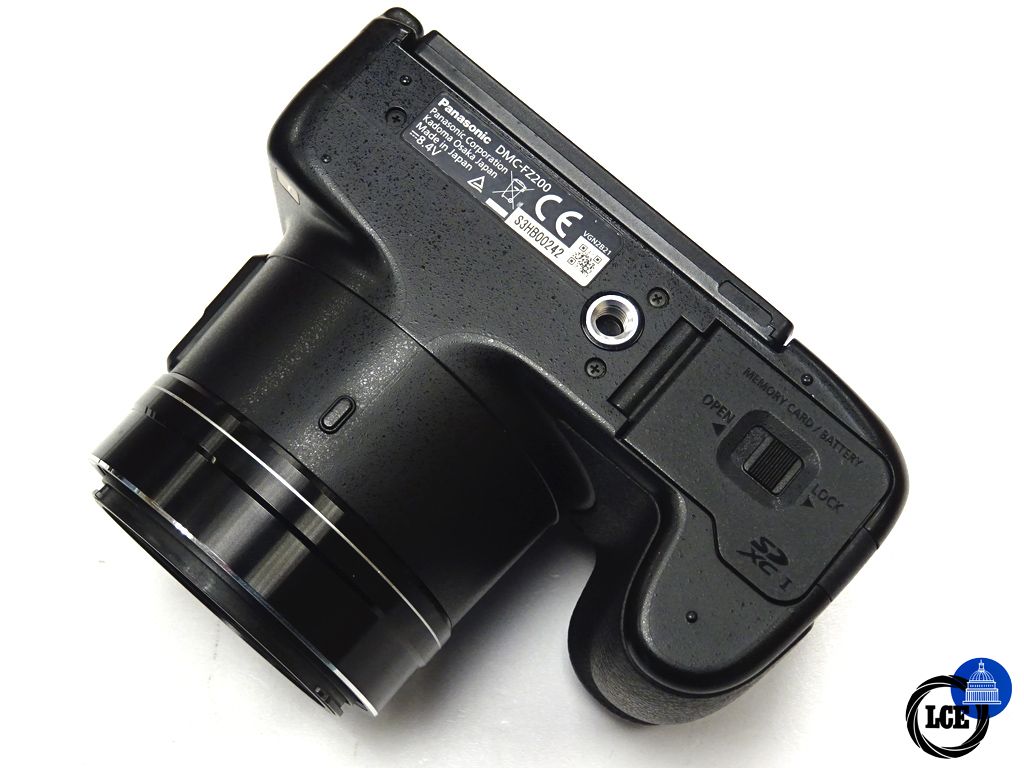 Panasonic FZ200 