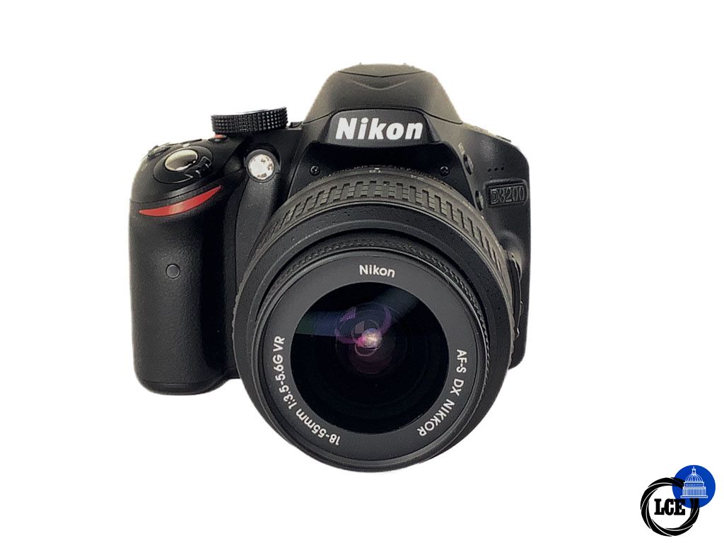 Nikon D3200 + AF-S 18-55mm F3.5-5.6 G DX