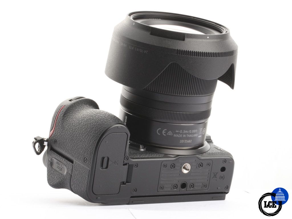 Nikon Z 6 + 24-70mm f/4 S [4*] | 10115570