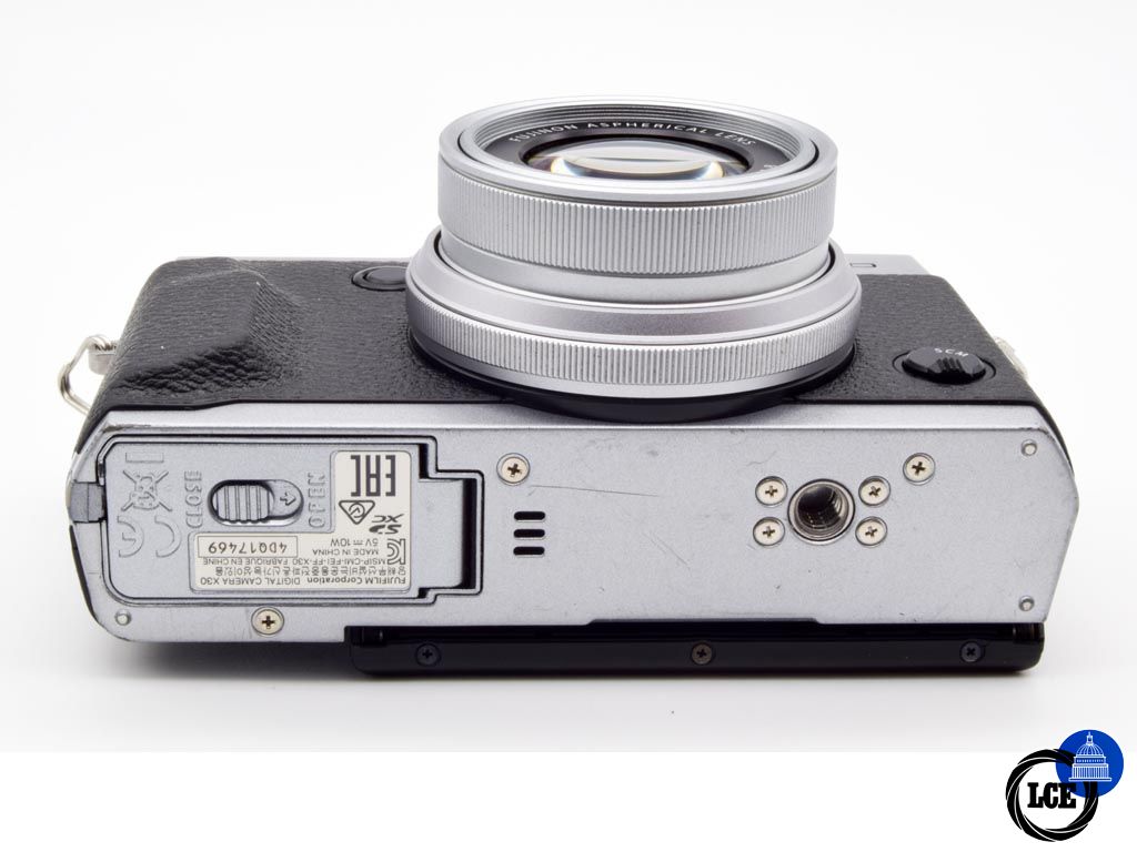 FujiFilm X30 Silver- Enthusiast Digital Compact with EVF