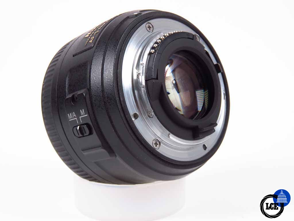 Nikon 35mm f1.8 AFS DX