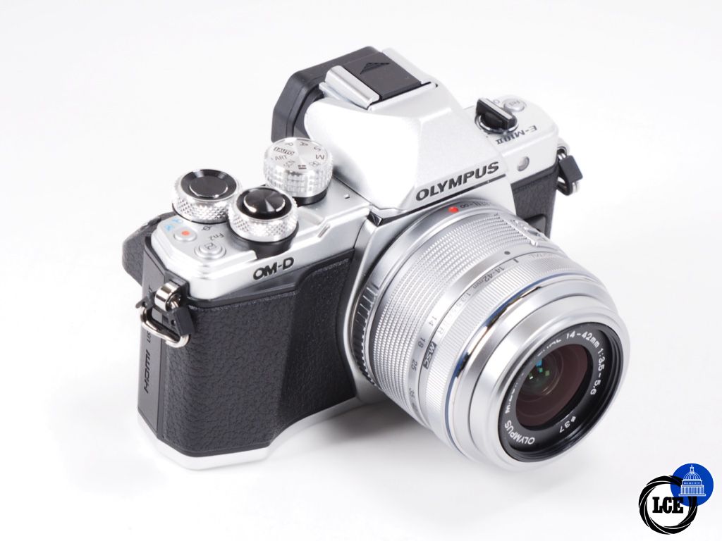 Olympus E-M10 II & 14-42mm