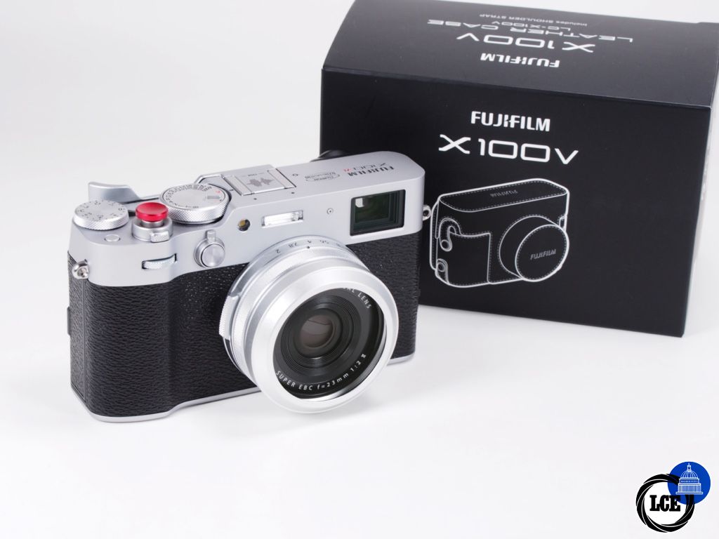 FujiFilm X100 VI (Silver) & Case