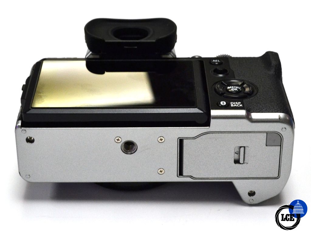 FujiFilm X-T5 body (EX-DEMO) FULL WARRANTY