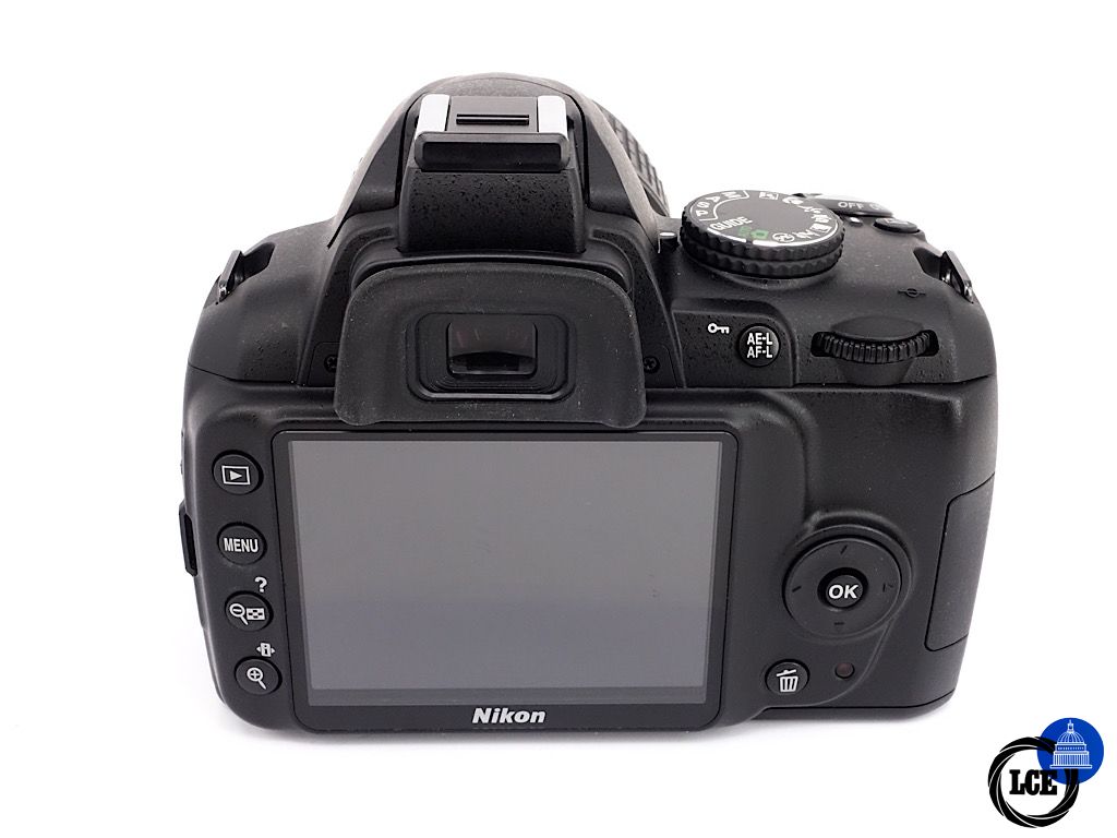 Nikon D3000 + AF-S 18-55mm F3.5-5.6 DX G VR | 5*