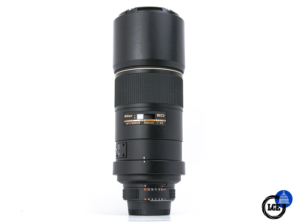 Nikon AF-S 300mm f4 D ED **Has Focus Squeak**