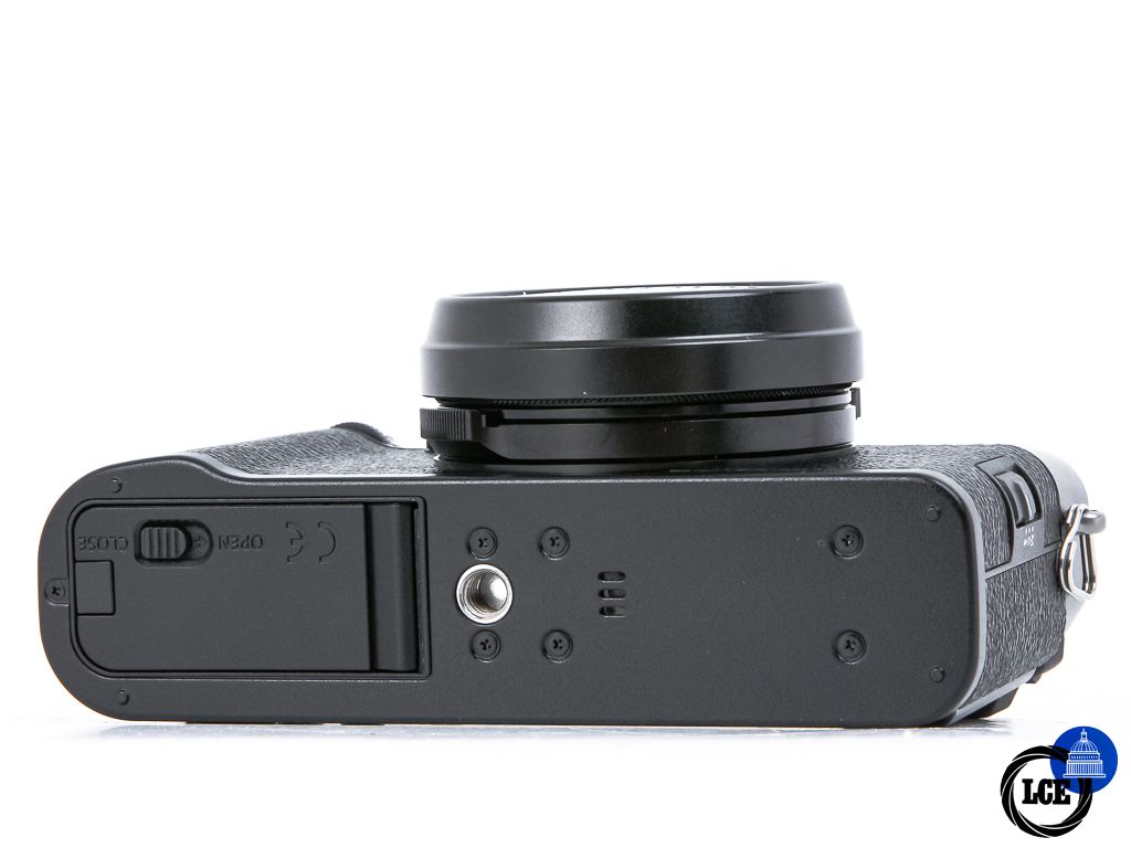 FujiFilm X100F + Everyready Case **2k Shutter Count**