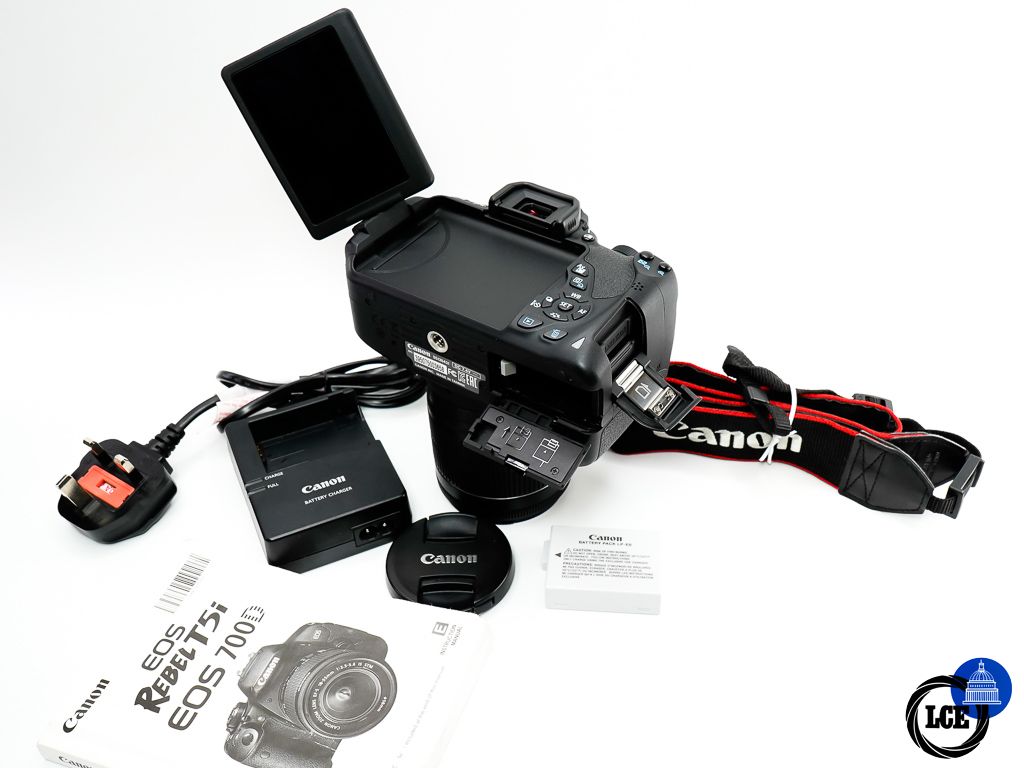 Canon EOS 700D + EF-S 18-55mm F3.5-5.6 IS STM * SHUTTER COUNT ONLY 914 *