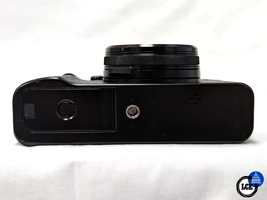 FujiFilm X100V Black