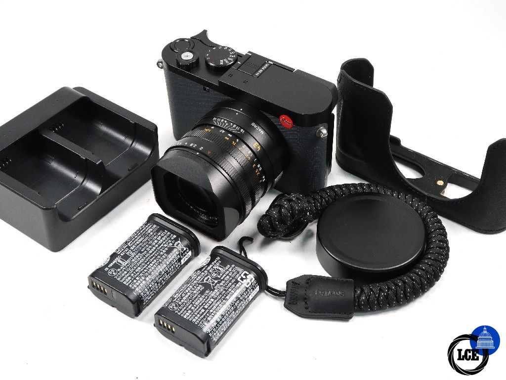 Leica Q3 43 (plus accessories)