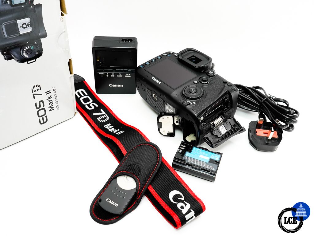 Canon EOS 7D MKII Body * BOXED / SHUTTER COUNT 21K *