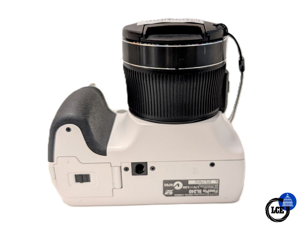FujiFilm Finepix SL240 White  