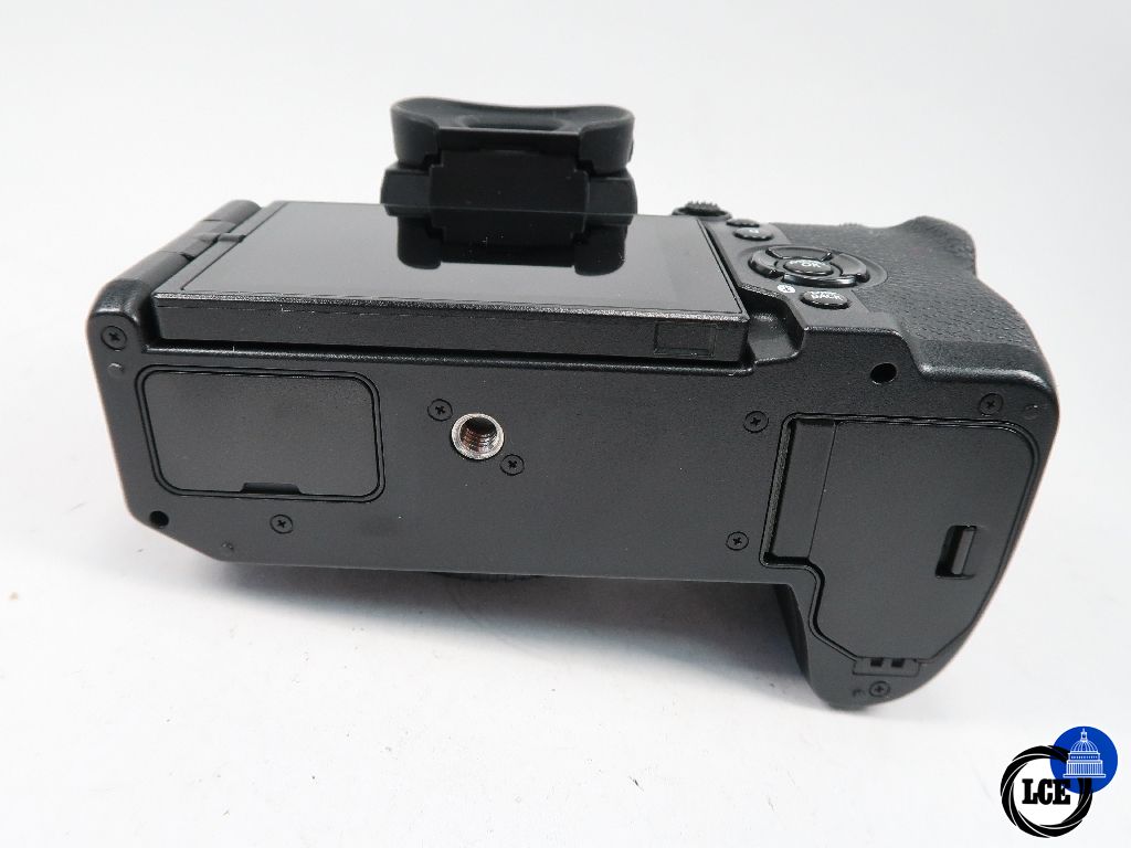 FujiFilm X-H2 shutter count 8.7k