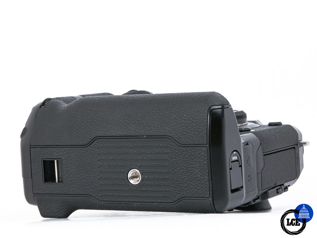 FujiFilm X-H1 + VPB-XH1 **2k Shutter Count**